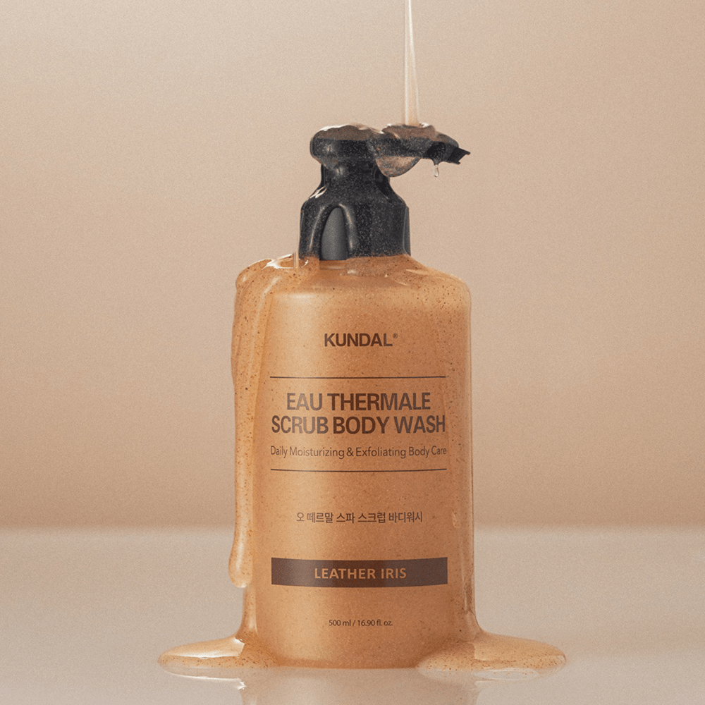 Kundal Eau Thermale Scrub Body Wash Leather Iris 500 ml