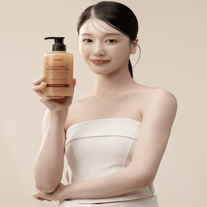 Kundal Eau Thermale Scrub Body Wash Leather Iris 500 ml
