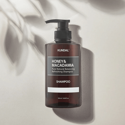 Kundal Honey &amp; Macadamia Pure Natural Balancing Refreshing Shampoo Cherry Blossom 500 ml